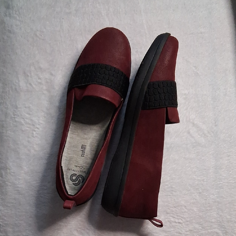 Cloudsteppers by Clarks Burgundy Flats with Black Detail